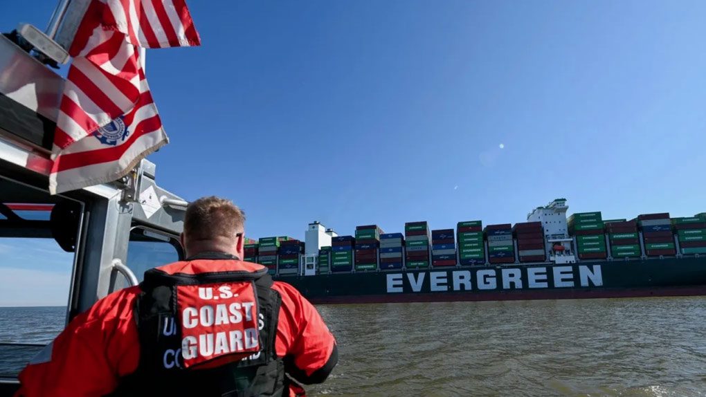 Ever Forward containership remains stuck