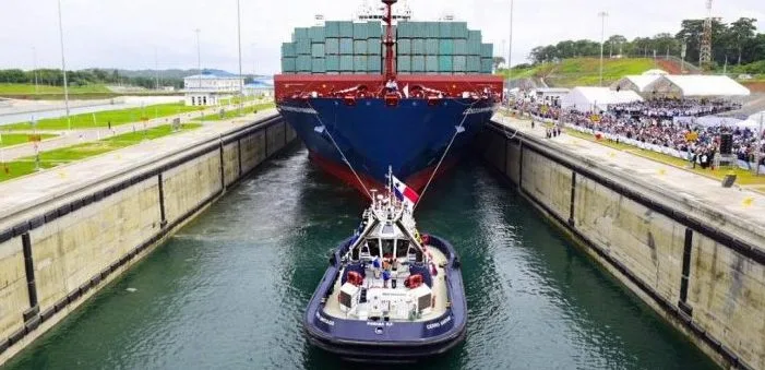 panama canal tug